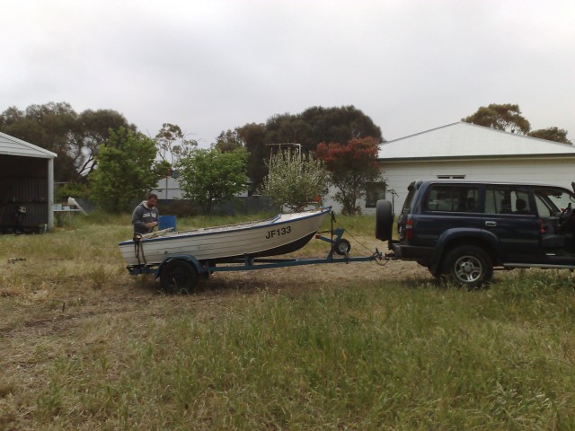Picked up a 3.8m Alloy Dingy for 2 boxes of beer!